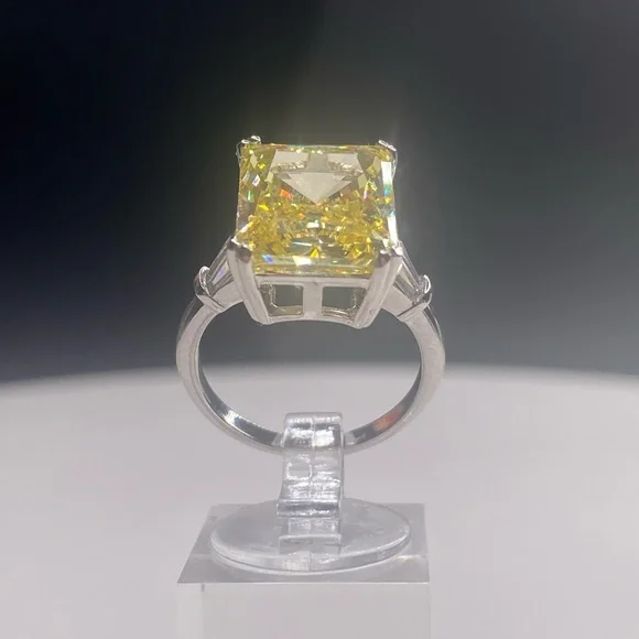 CANARY YELLOW 10 CARAT EMERALD CUT SIMULATED STONE SET IN STERLING SILVER - Picture 5 of 7